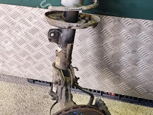 Used Right front steering knuckle Right front steering knuckle 38061989 38061989