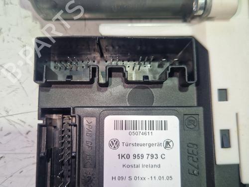 Left front window motor VW GOLF V (1K1) 1.4 FSI | BP38701606E21 - Image 2
