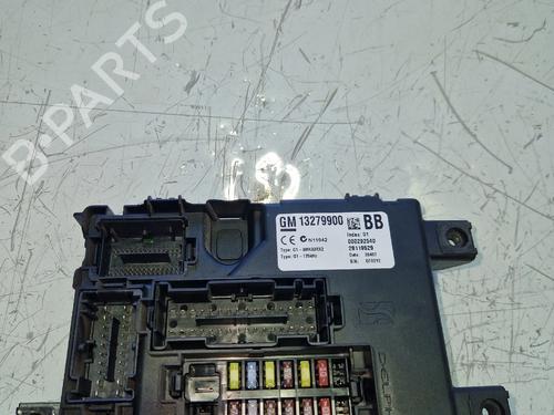 Used Fuse box Fuse box 38705902 38705902