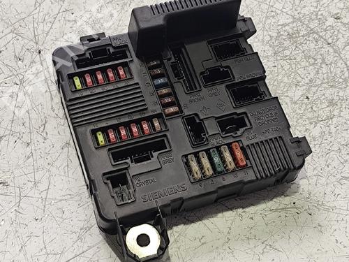 Used Fuse box Fuse box 38784153 38784153