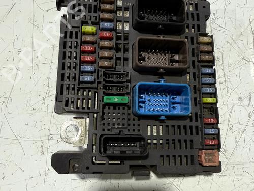 Used Fuse box Fuse box 38950857 38950857