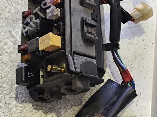 Used Fuse box Fuse box 39467497 39467497
