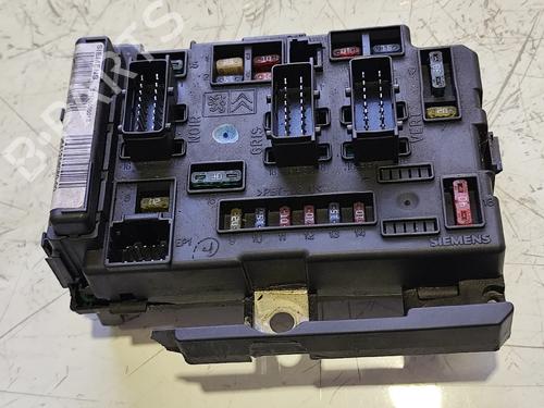 Used Fuse box Fuse box 39475670 39475670