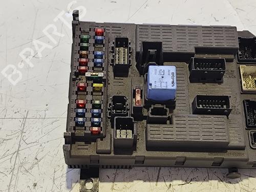Used Fuse box Fuse box 39475679 39475679