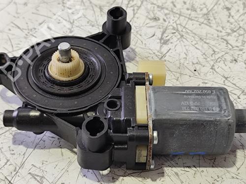 Used Right front window motor Right front window motor 39620974 39620974