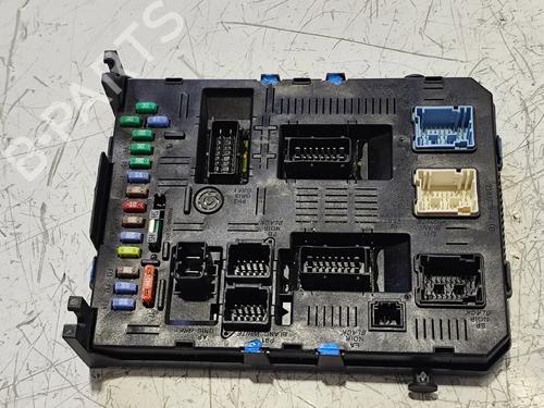 Used Fuse box Fuse box PEUGEOT 307 Break (3E) 1.6 HDi 110 (109 hp) 39934928 39934928