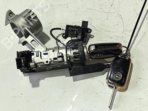 Used Ignition barrel Ignition barrel OPEL CORSA E (X15) 1.2 (08, 68) (69 hp) 39945898 39945898