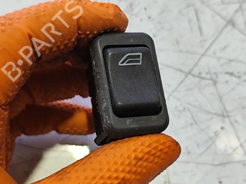 Used Right front window switch Right front window switch VOLVO V40 Estate (645) 1.9 TD (90 hp) 39989264 39989264