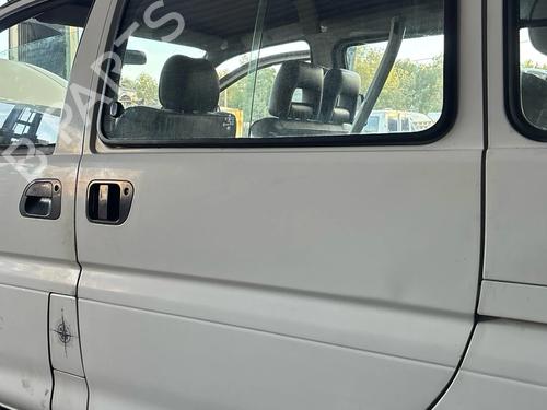 Used Left slide door Left slide door MITSUBISHI L400 Van (PD_W, PC_W, PB_V, PA_W, PA_V) 2500 TD 4WD (PD5W, PD5V, PA5W, PA5V) (87 hp) 40268447 40268447