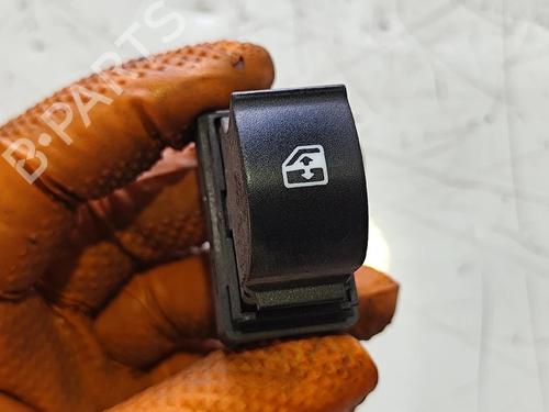 Used Right front window switch Right front window switch CITROËN JUMPER II Van 2.2 HDi 130 (130 hp) 40496882 40496882