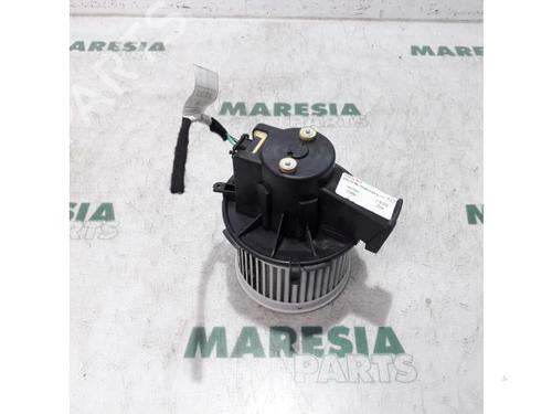 Used Heater blower motor FIAT 500 (312_) 1.2 (312AXA1A) (69 hp) 31402141