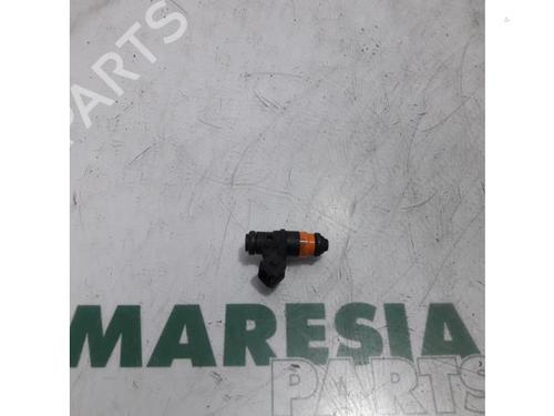 Used Injector RENAULT CLIO II (BB_, CB_) 1.4 16V (B/CB0P, BB13) (98 hp) 31465143