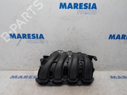 Used Injection rail PEUGEOT 308 SW I (4E_, 4H_) 1.4 16V (95 hp) 31410906