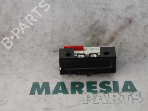 electronic-module-renault-megane-ii-coupe-cabriolet-em01_-2003-2004-2005-2006-2007-2008-2009-2010-31495771 main image
