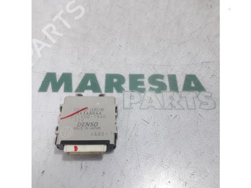 Used Control unit CITROËN C-CROSSER (VU_, VV_) 2.2 HDi (156 hp) 31512598