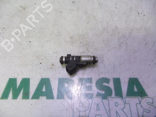 Used Injector CITROËN C3 I (FC_, FN_) 1.4 i (73 hp) 31521009