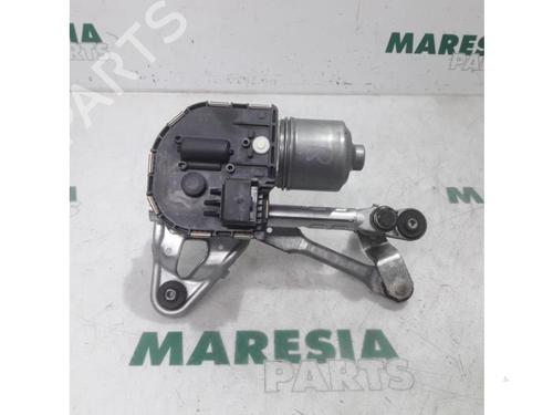 Used Front wiper motor PEUGEOT 5008 (0U_, 0E_) 1.6 HDi (112 hp) 31520536