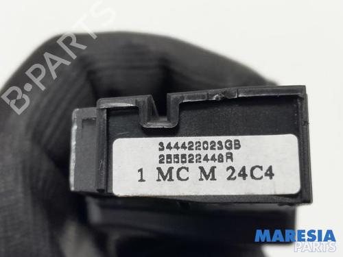 Switch DACIA SANDERO II TCe 90 (B8M1, B8MA, B8AC) | BP31518299I30