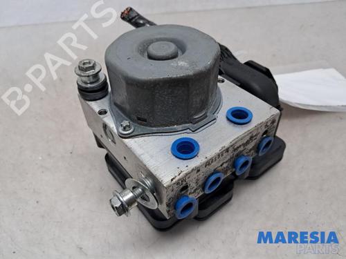 Used ABS pump RENAULT CLIO IV Grandtour (KH_) 1.5 dCi 90 (KHN3, KHN4) (90 hp) 31462384
