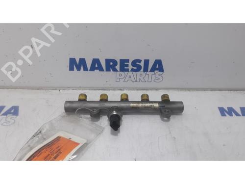 Used Injection rail PEUGEOT 407 SW (6E_, 6D_) 2.0 HDi 135 (136 hp) 31404349