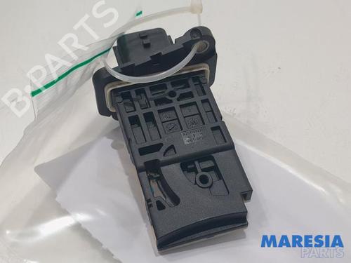 Mass air flow sensor RENAULT TRAFIC III Van (FG_) 1.6 dCi 95 (FGMJ, FGMR) | BP31517383M95