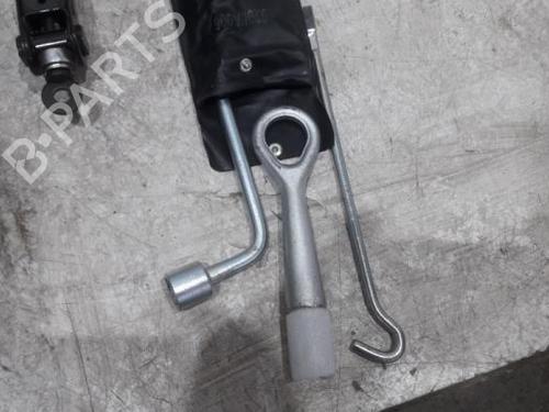 Jack Kit PEUGEOT 4007 (VU_, VV_) 2.4 16V | BP31535543C119