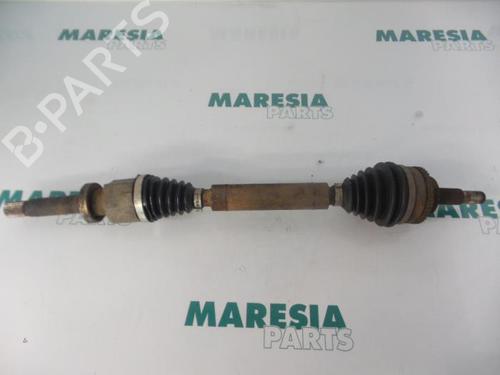 Used Right front driveshaft RENAULT SCÉNIC I MPV (JA0/1_, FA0_) 1.9 dCi (JA05, JA1F) (102 hp) 31438240