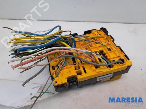 Used Fuse box PEUGEOT 208 I (CA_, CC_) 1.4 VTi (95 hp) 31454078