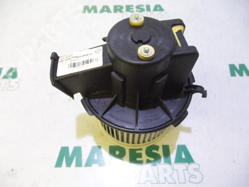 Used Heater blower motor FIAT 500 (312_) 1.2 (312AXA1A) (69 hp) 31435487