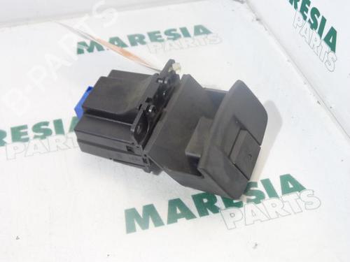 Used Switch RENAULT ESPACE IV (JK0/1_) 2.2 dCi (JK0H) (150 hp) 31508456