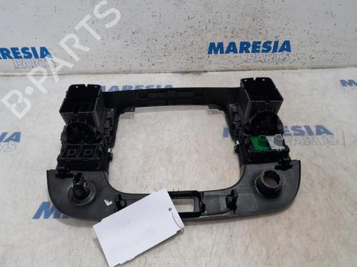 Used Air vent RENAULT TRAFIC III Van (FG_) 1.6 dCi 140 (FGMA, FGMC) (140 hp) 31404019