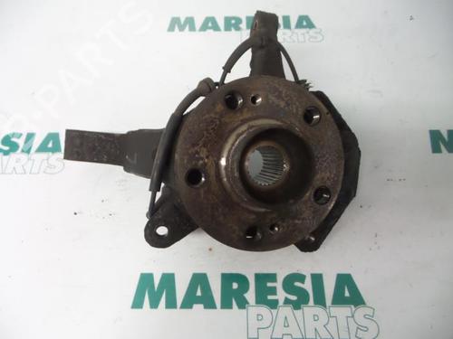 Used Left front steering knuckle RENAULT ESPACE IV (JK0/1_) 2.0 (JK0A, JK1D, JK0N) (170 hp) 31502728