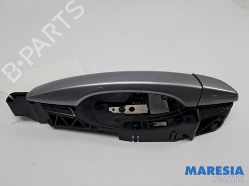 Used Front right exterior door handle Front right exterior door handle PEUGEOT 208 II (UB_, UP_, UW_, UJ_) 1.2 PureTech 100 (101 hp) 40093218 40093218