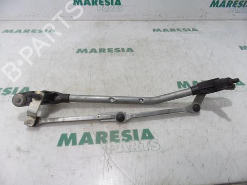Used Front wipers mechanism RENAULT MEGANE III Grandtour (KZ0/1) 1.5 dCi (KZ09, KZ0D, KZ1G, KZ29, KZ14, KZ1W, KZ10, KZ1F,... (110 hp) 31464610