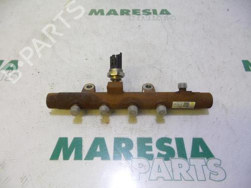 Used Injection rail RENAULT MEGANE III Grandtour (KZ0/1) 1.5 dCi (KZ09, KZ0D, KZ1G, KZ29, KZ14, KZ1W, KZ10, KZ1F,... (110 hp) 31490236