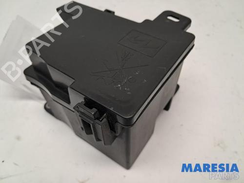 fuse-box-renault-arkana-i-lcm_-ldn_-2019-31490576 main image