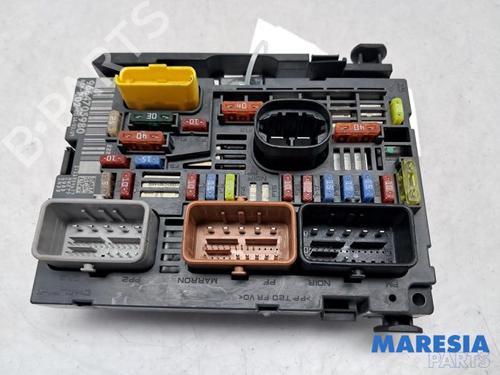 Used Fuse box PEUGEOT 3008 I MPV (0U_) 1.6 VTi (120 hp) 31417586