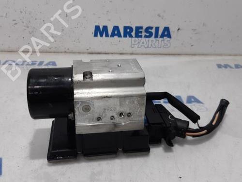 Used ABS pump ALFA ROMEO 159 Sportwagon (939_) 1.9 JTS (939BXA1B) (160 hp) 31403095