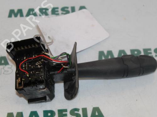 Used Steering column stalk RENAULT CLIO II (BB_, CB_) 1.4 (B/CB0C, B/CB0S) (75 hp) 31463601