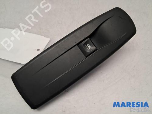 Used Switch RENAULT MEGANE III Grandtour (KZ0/1) 1.2 TCe (KZ2B, KZ11) (116 hp) 31390761