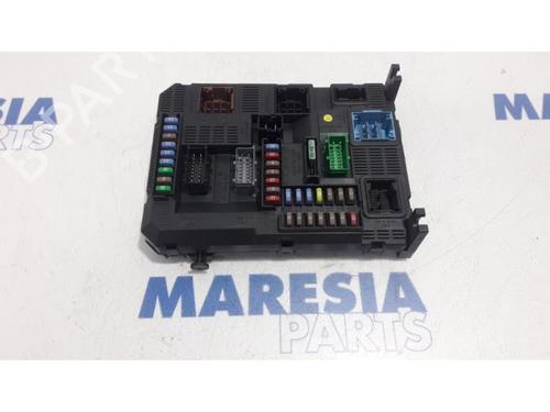 Used Fuse box PEUGEOT 208 I (CA_, CC_) 1.2 VTI 82 (82 hp) 31487906
