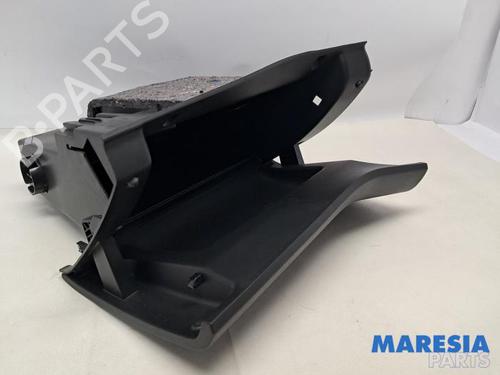 Used Glove box PEUGEOT 308 II (LB_, LP_, LW_, LH_, L3_) 1.6 THP 125 (125 hp) 31672814
