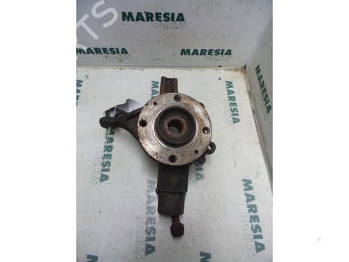 Used Right front steering knuckle CITROËN C4 I (LC_) 1.6 HDi (109 hp) 31444809