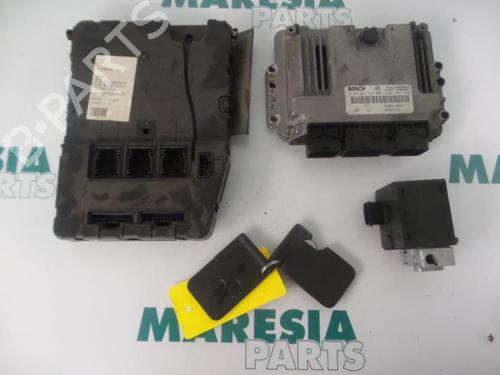 Used Engine control unit (ECU) RENAULT MEGANE II Estate (KM0/1_) 1.9 dCi (KMRG, KM1G, KM0G, KM2C) (120 hp) 31406677