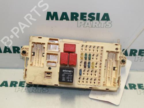 Used Fuse box Fuse box FIAT STILO (192_) 2.4 20V (192_XD1A, 192AXD12) (170 hp) 31408515 31408515