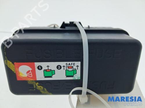 Used Fuse box Fuse box PEUGEOT 3008 II SUV (MC_, MR_, MJ_, M4_) Hybrid (224 hp) 32485112 32485112