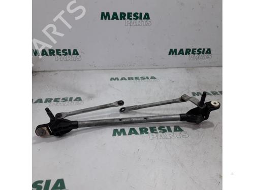 Vindrude Viskermekanisme RENAULT MEGANE III Grandtour (KZ0/1) 1.5 dCi (KZ09, KZ0D, KZ1G, KZ29, KZ14, KZ1W, KZ10, KZ1F,... (110 hp) 31510653