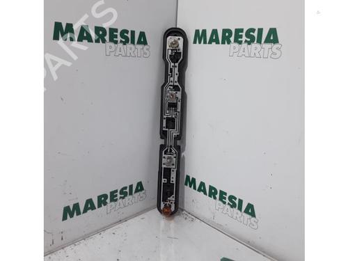 Used Right taillight RENAULT MASTER III Van (FV) 2.3 dCi 125 FWD (FV0C, FV0D, FV0G, FV0H, FV0J, FV0K,... (125 hp) 31392865