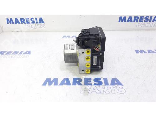 Used ABS pump FIAT FIORINO Box Body/MPV (225_) 1.4 (225BXA1A, 225BXF1A) (73 hp) 31402652