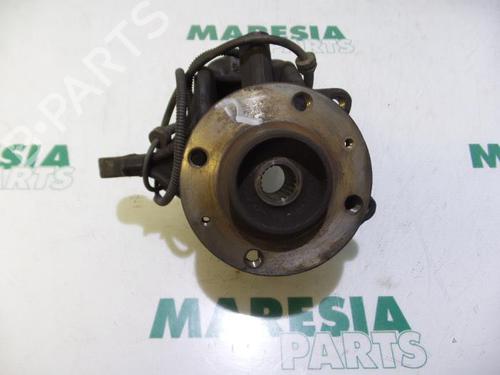 Used Right front steering knuckle CITROËN C3 II (SC_) 1.6 HDi (92 hp) 31526795